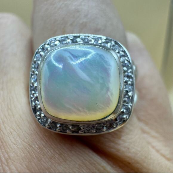 Women’s 925 Sterling Silver and Mother of Pearl CZ Rope Band Ring Size 6.75 - Picture 15 of 16